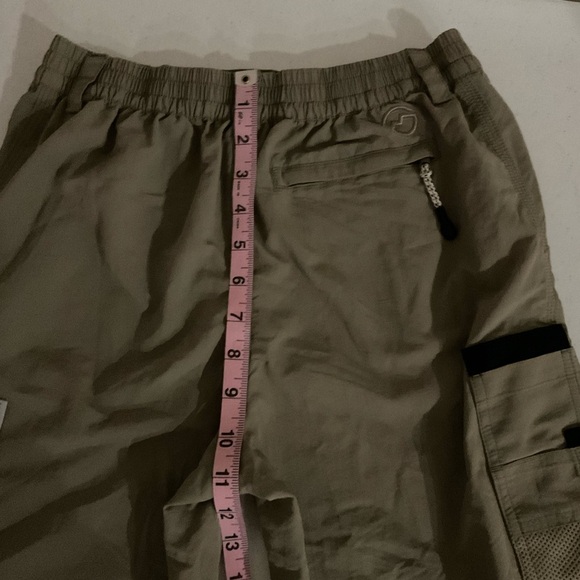 Magellan Outdoors Shorts Fish Gear Water Repellant Tan Kid’s Size Large (14-16) - Picture 5 of 11